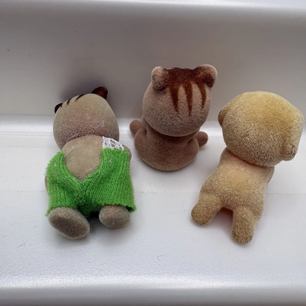 Sylvanian Family Baby Squirrels And Doggie Smaller Babies Epoch Calico Critters